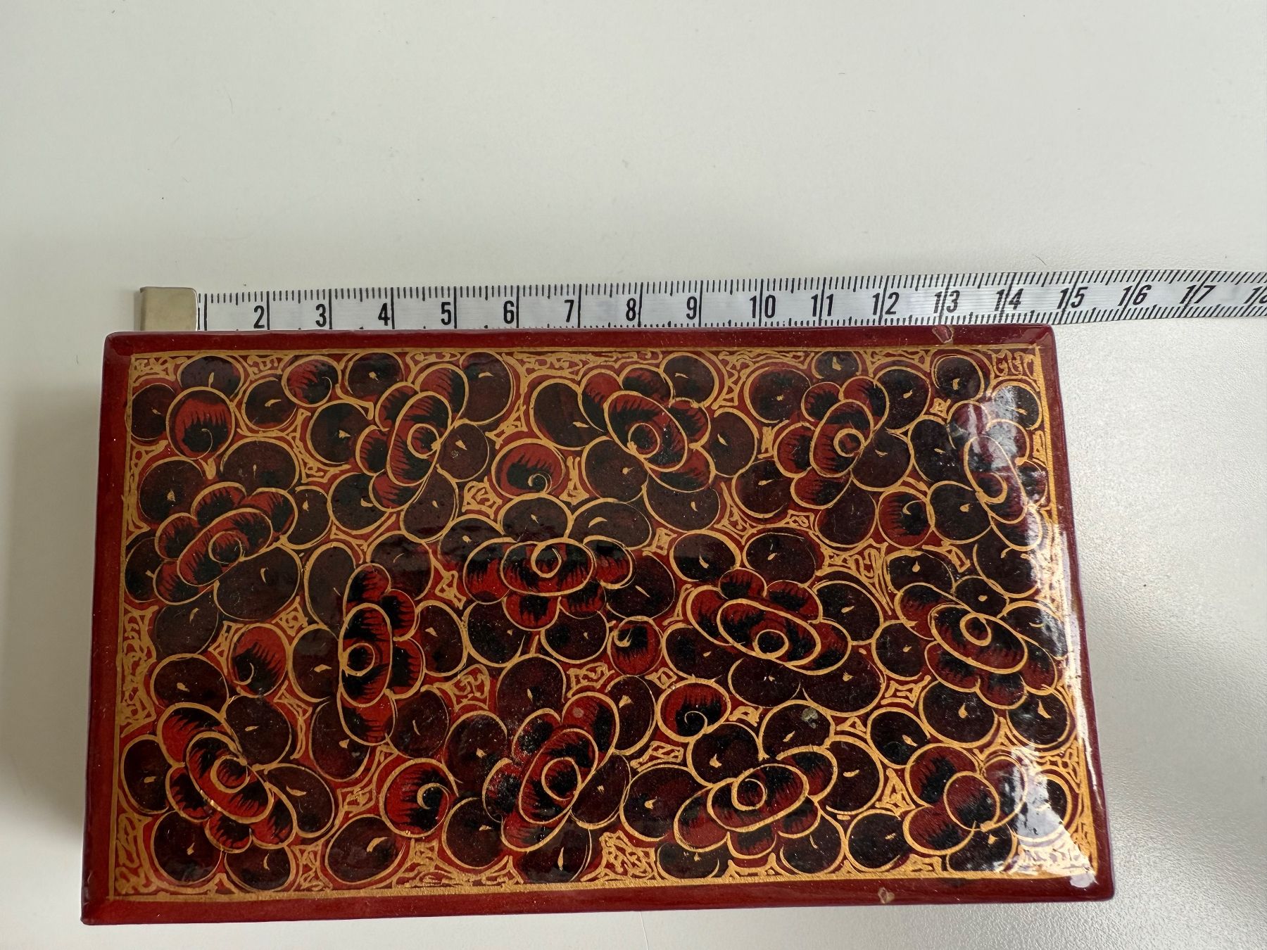 Holzartikel: Dose Lack handbemalt 13 x 7 x 3 cm – Gebraucht aus Kirchdorf von Vintagewunder