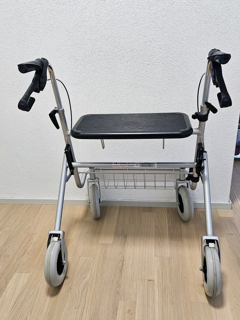 Ausili per la deambulazione: Rollator B XXL Bischoff & Bischoff – Usato da Zürich venduto da Numark 1