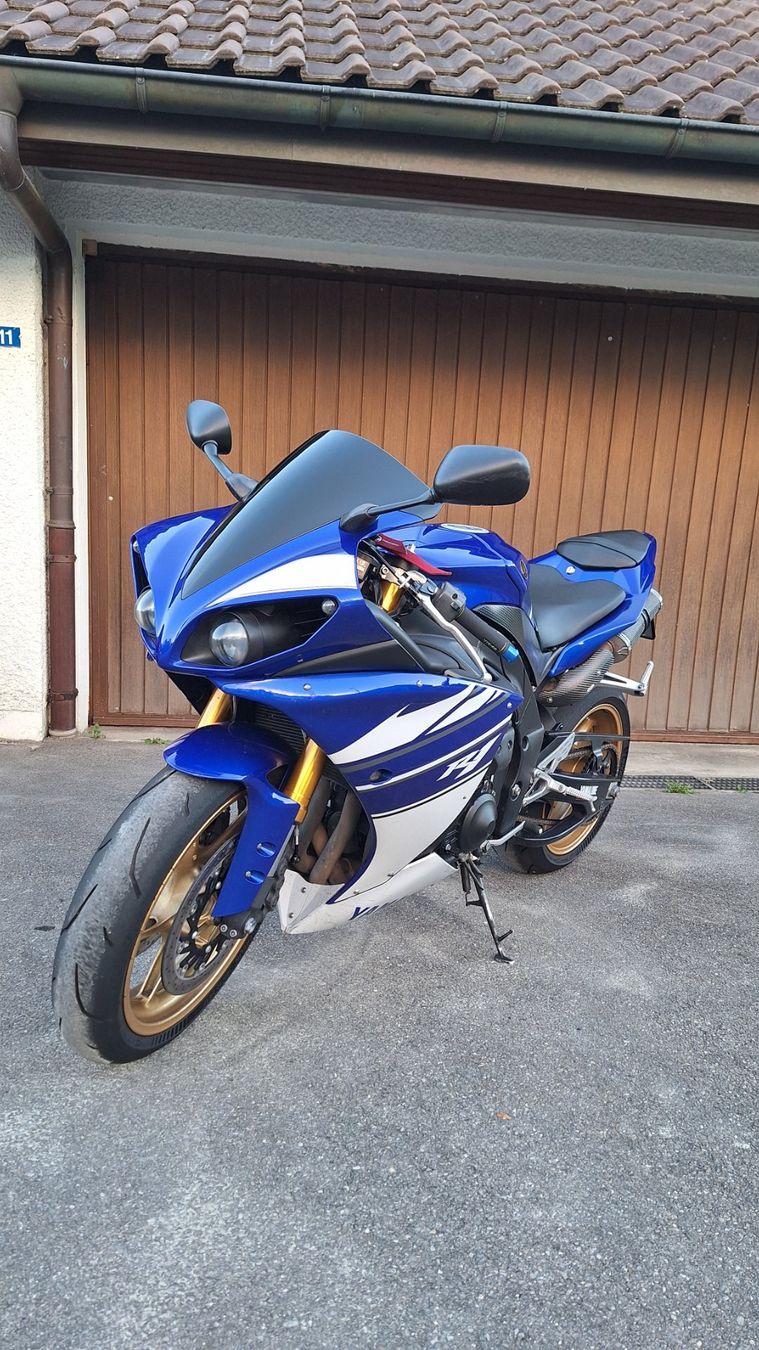 Yamaha Strada: Yamaha R1 RN2210 – Usato da Fribourg venduto da Ertug