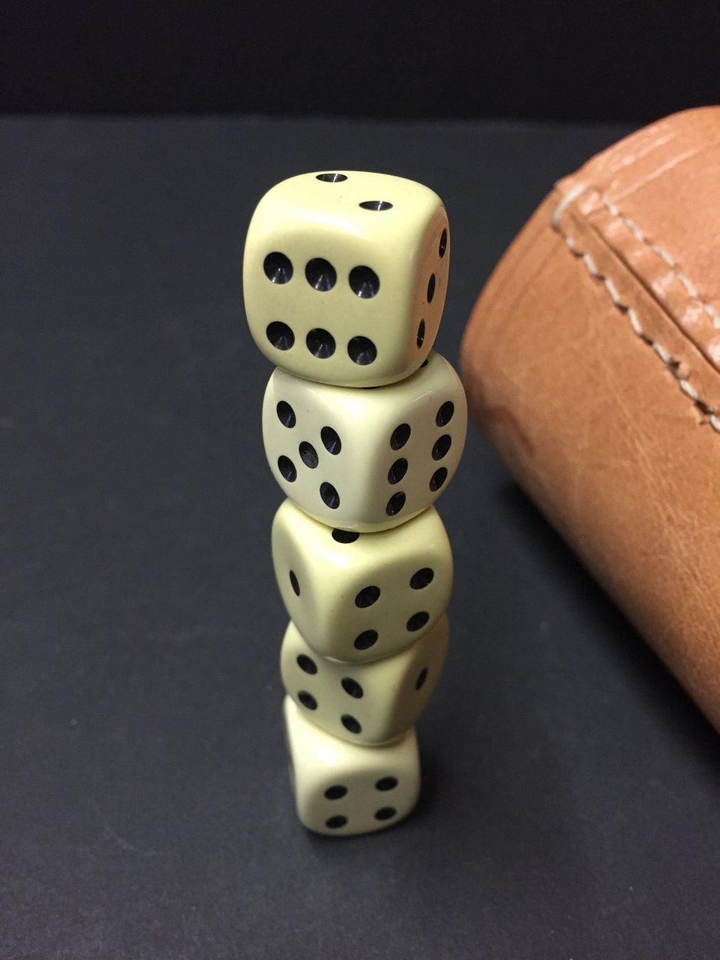 Giochi: Vintage 5 Bakelit Würfel – Usato da Schaffhausen venduto da vintageville 7