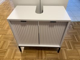 Waschbeckenunterschrank weiss mit Lamellentüren gebraucht
