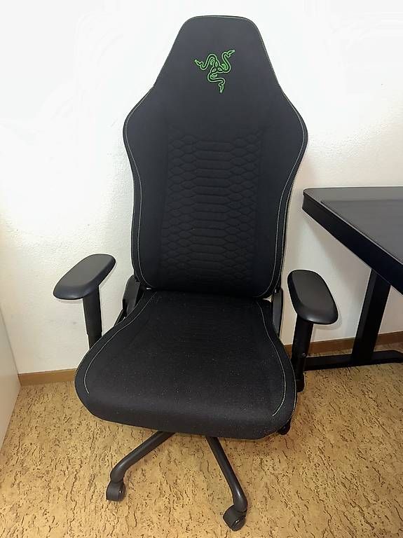 Razer Stühle: Razer Iskur V2 X - Gaming Chair – Neu (gemäss Beschreibung) aus Hauterive NE von FW7-TECH