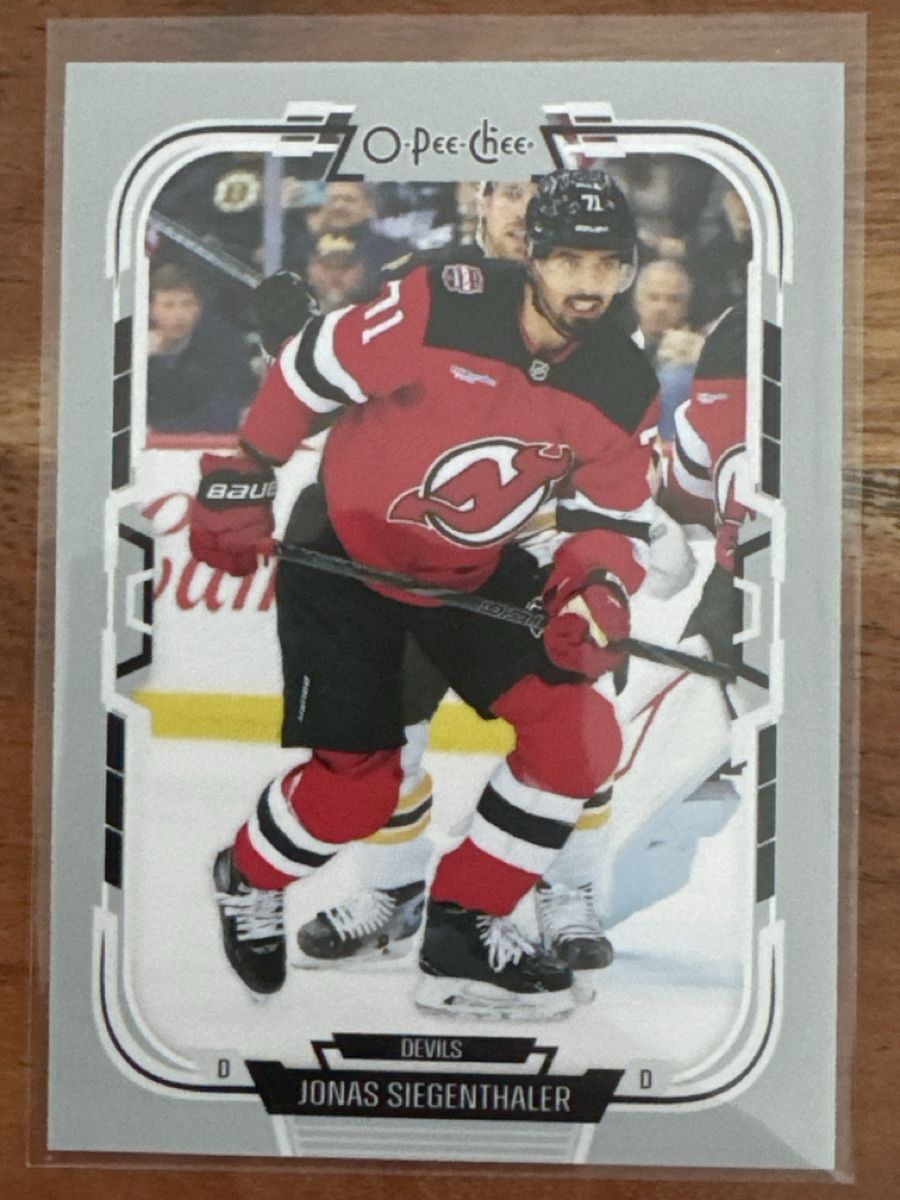 NHL Carte collezionabili: Jonas Siegenthaler - O-Pee-Chee Card - New Jersey Devils – Usato da Grüningen venduto da Peterpan99