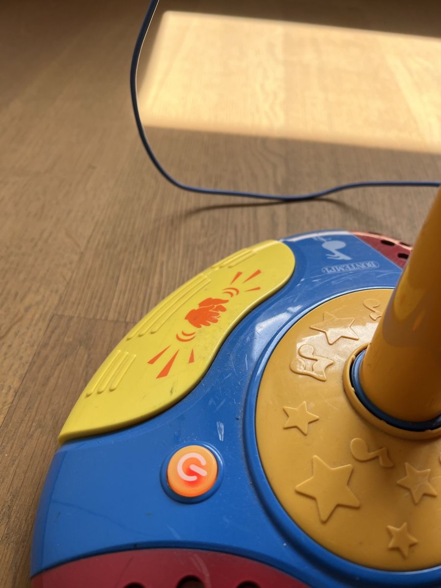 Giocattoli: Keyboard mit Mikrofon und Hocker – Usato da Zufikon venduto da otava01 3