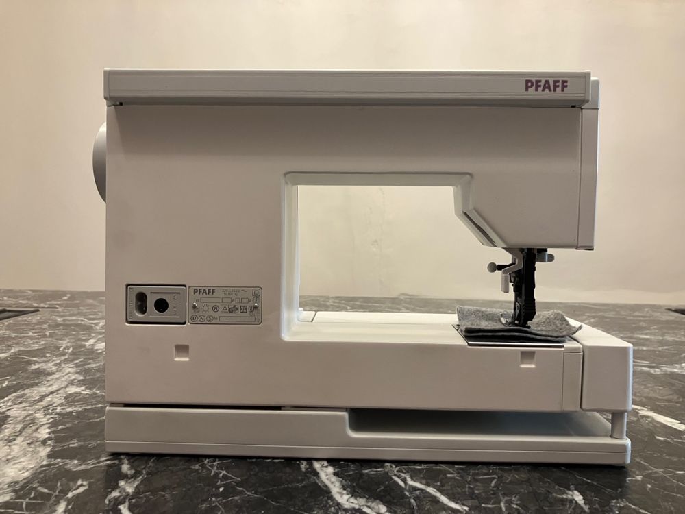 PFAFF Creative 1475 CD Näh/ Stickmaschine Kaufen auf Ricardo