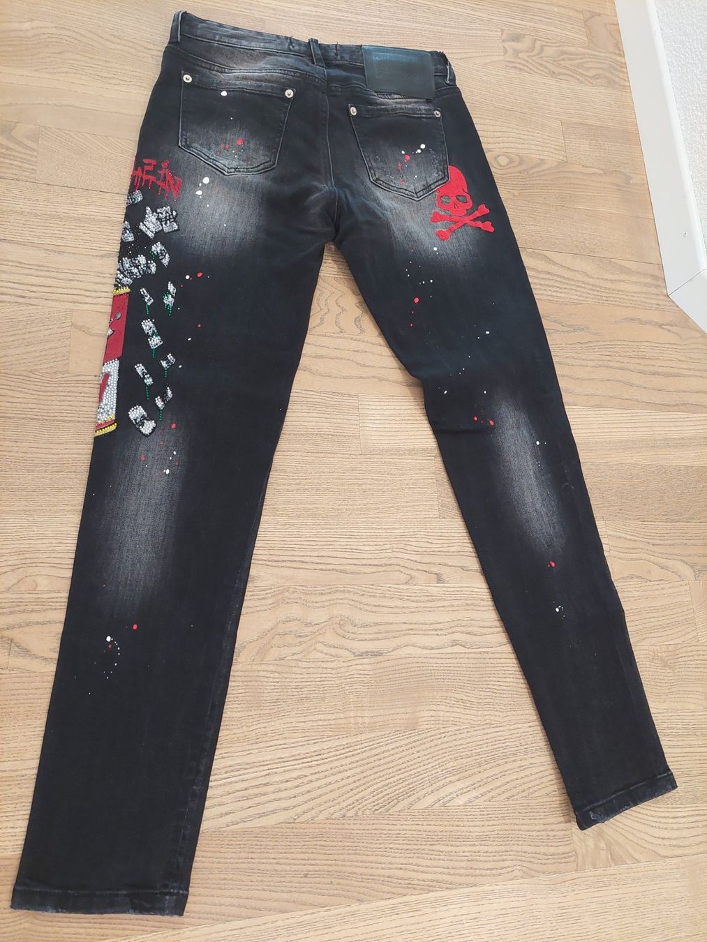 Jeans: Jeans Schwarz – Usato da Gunzwil venduto da 11G11 2