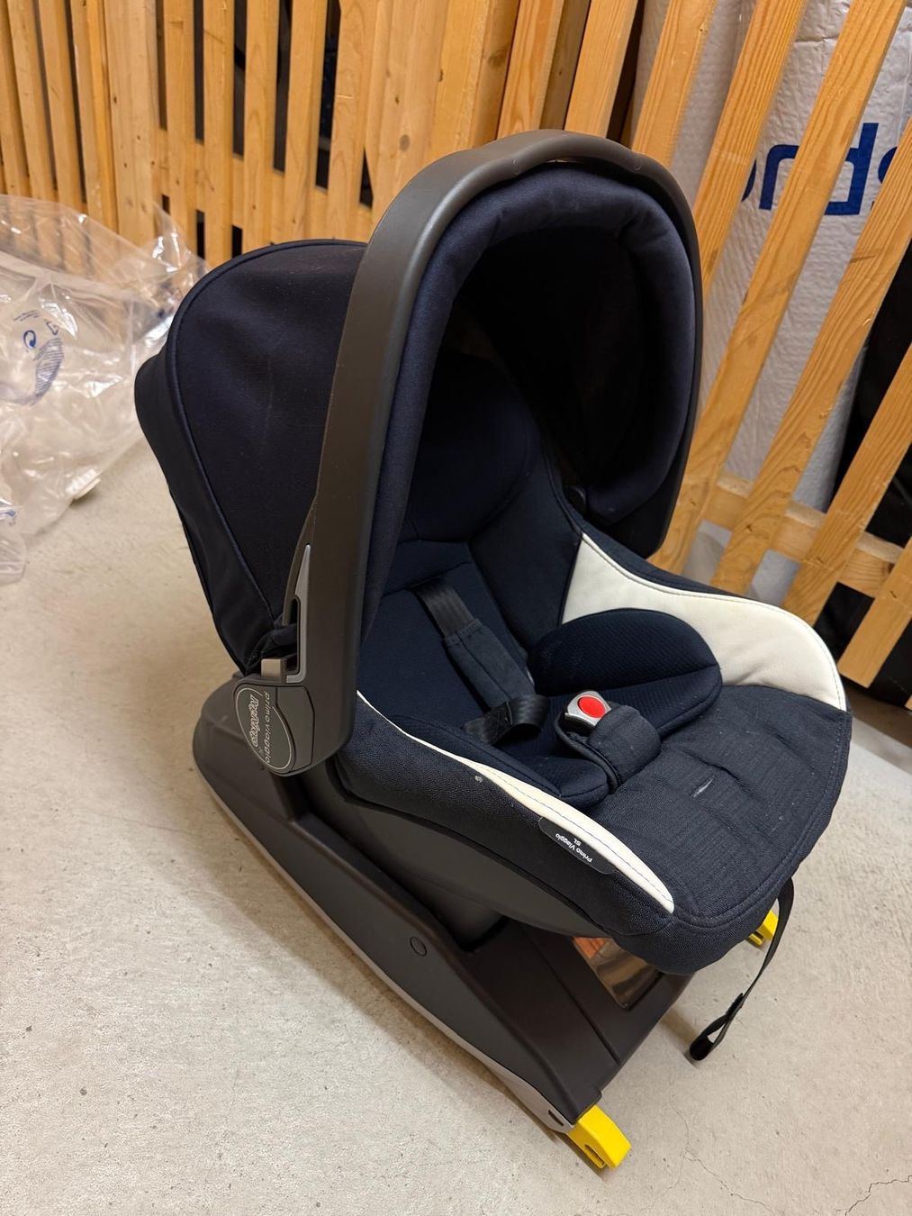 Peg Perego Auto-Kindersitze: Peg Perego Babyschale mit Isofix – Gebraucht aus Zürich von E1emen7 2