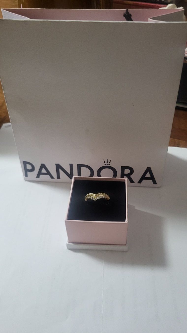 Pandora Anelli: Pandora Wish Tiara Ring – Usato da Bonau venduto da Jaco82