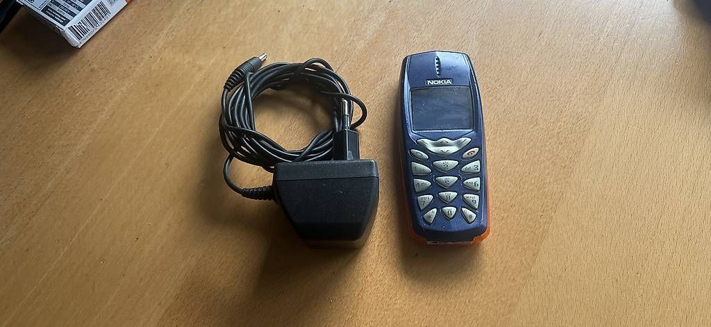 Telefoni cellulari / Smartphones: Nokia 3510i Handy inkl. Ladegerät – Usato da Itingen venduto da Haefi