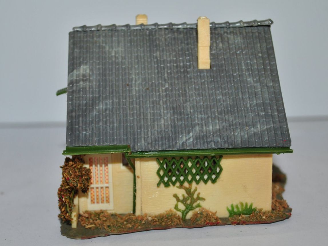 Faller Modelleisenbahnen: Faller Wohnhaus (PDB131) – Gebraucht aus Aarwangen von Bahnsupport