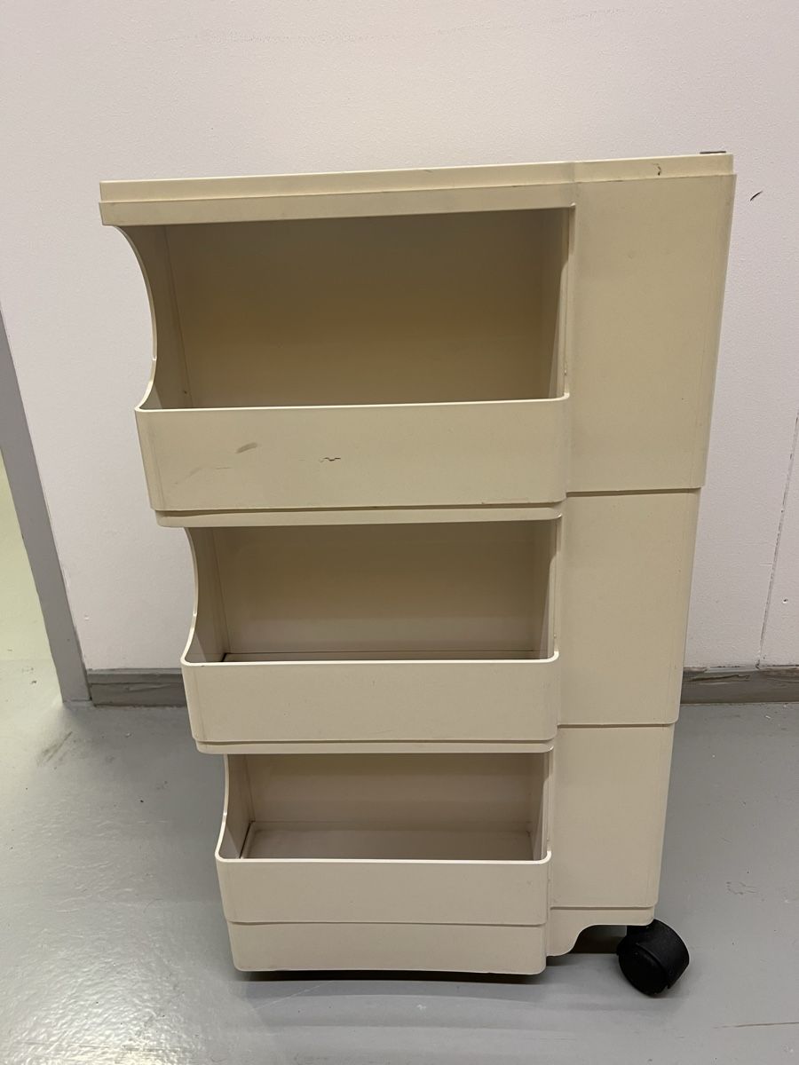 Korpus: Boby 3/2 Rollcontainer Joe Colombo Design – Gebraucht aus Hombrechtikon von vespa1954 3