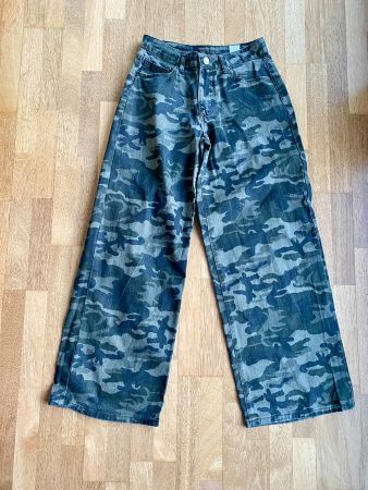 Coole Camouflage Hose, weit geschnitten, Gr. S