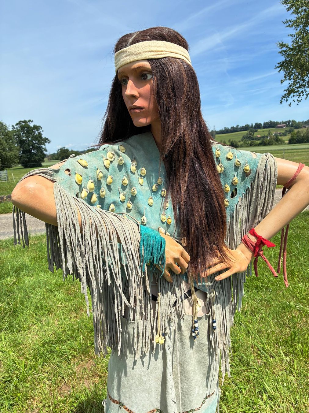 Statuette: Indianer Frau Sioux – Usato da Bäretswil venduto da robsonantik 6