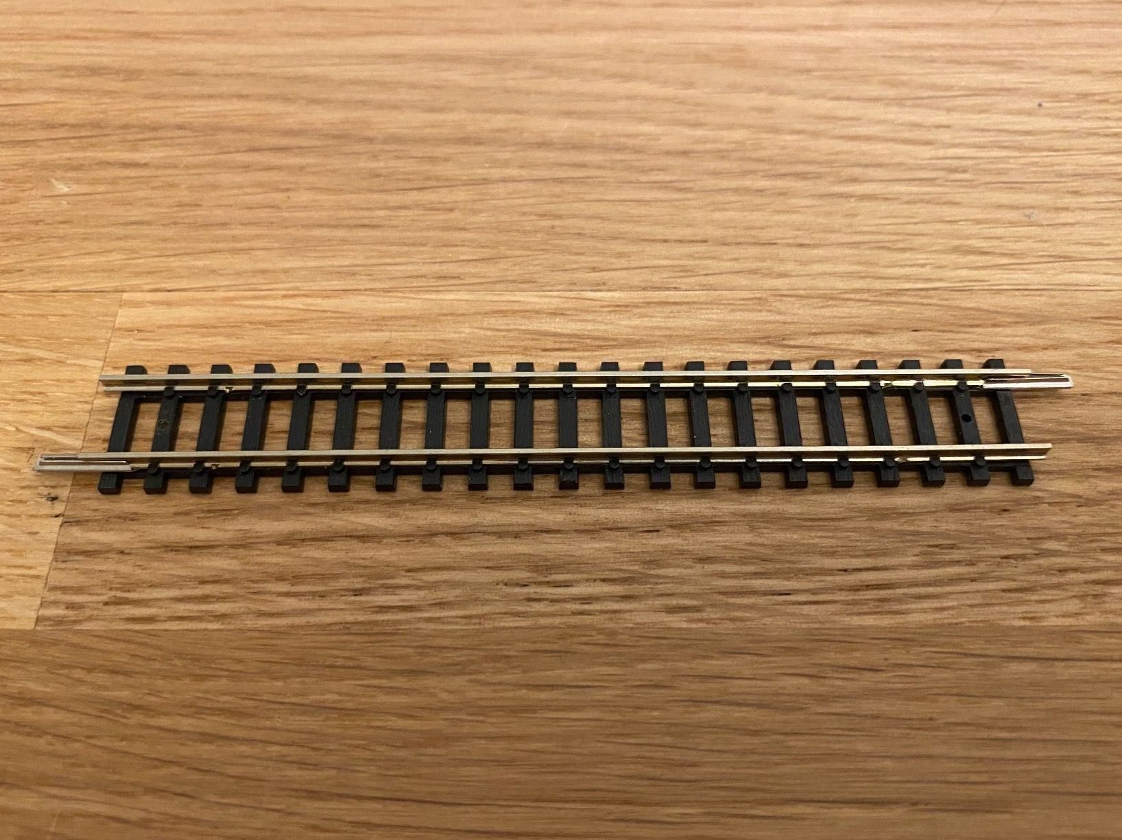 Trix Modellini di ferrovie: Minitrix 14904 Gerades Gleis 104,2mm – Nuovo (secondo la descrizione) da Schlierbach venduto da Look8