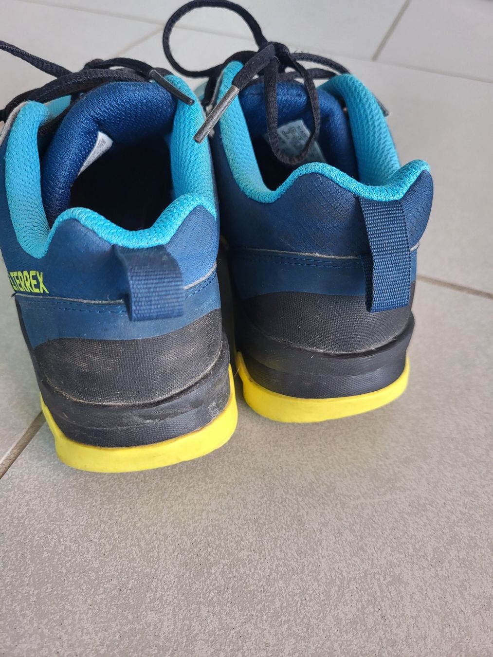 Adidas Schuhe für Jungen: Adidas Terrex Wanderschuhe Turnschuhe gr. 32 – Gebraucht aus Boswil von i12i 4