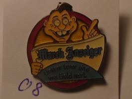 1 March-Anzeiger Pin  "Unsere Leser Gold wert" (O8)