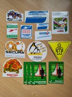 Lot d'autocollants vintage de différentes assurance suisses