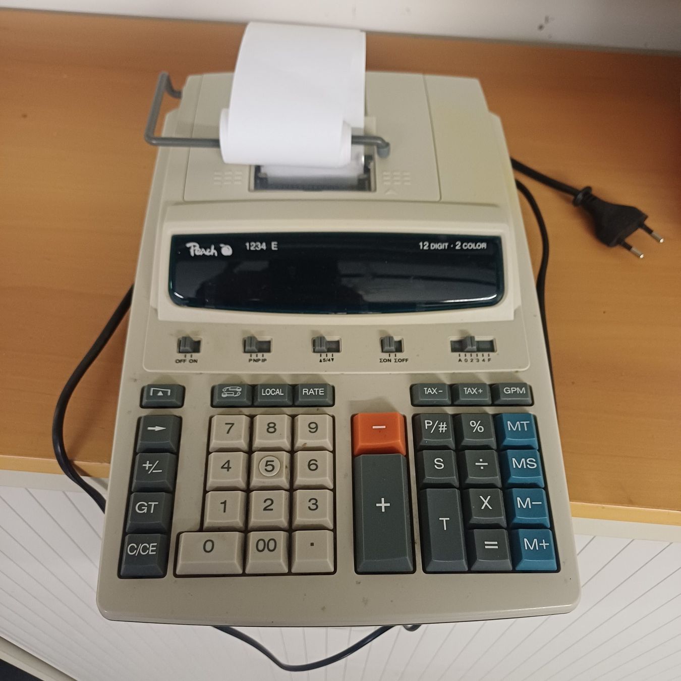 Calcolatrici tascabili: Peach 1234 E Tischrechner mit Papierrolle – Usato da Dino venduto da campana2004 2