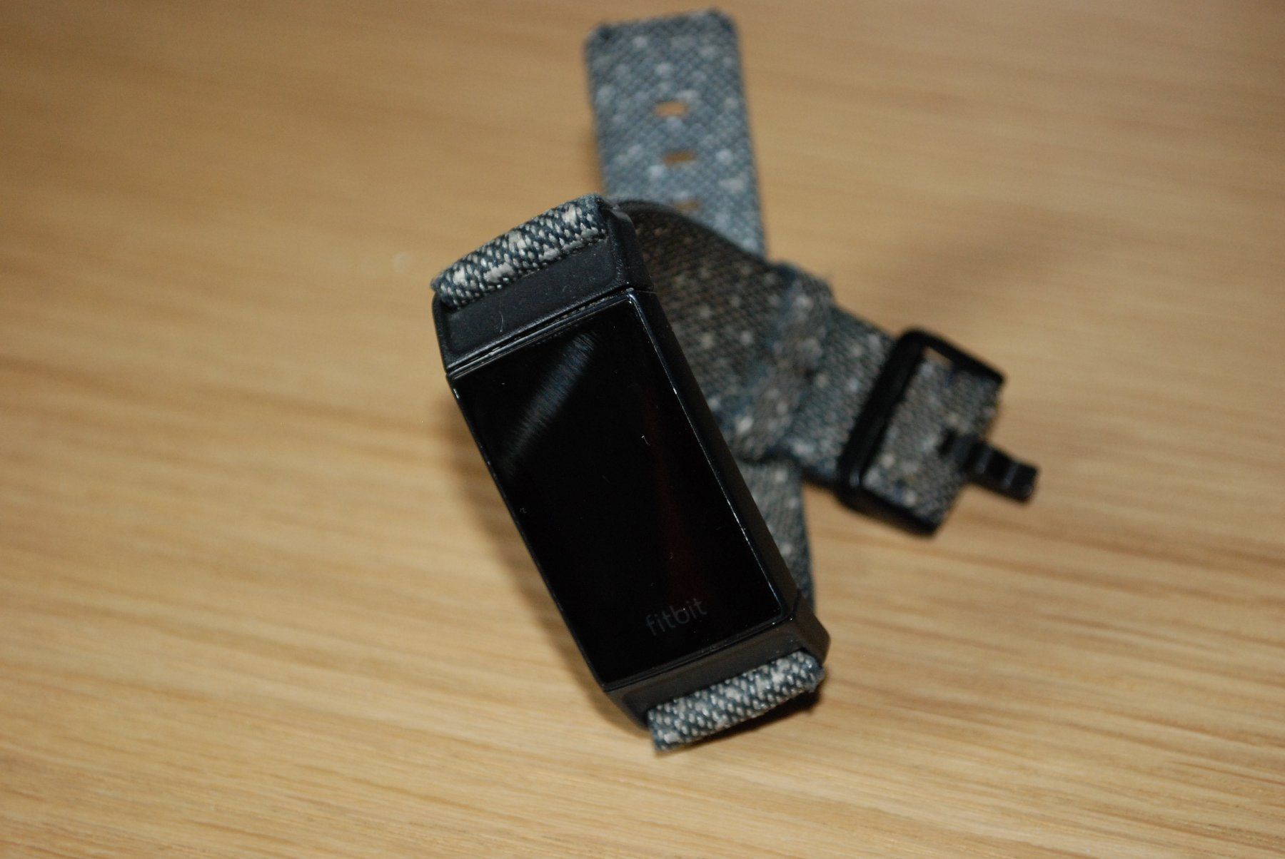 Fitbit Montres: Fitbit Charge – Défectueux à Emmenbrücke par Relio 2
