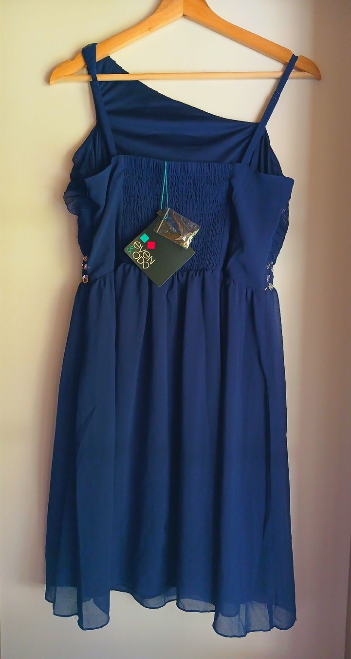 Vestiti & Gonne: Abschlusskleid/Konfirmationskleid – Usato da Reutigen venduto da CorinaAeschlimann 1