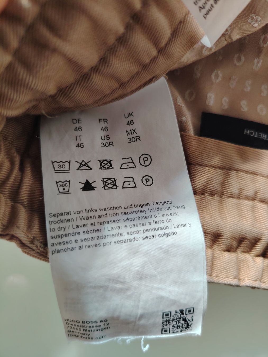 Hugo Boss Pantaloni: Pantalon Hugo Boss, taille 46 – Usato da Penthalaz venduto da Fever1 3