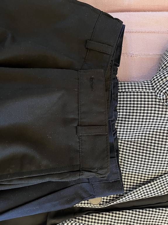 Completi: Anzug Blazer und Hose ca 4 Jährige  – Usato da Dübendorf venduto da dar_swz5 2