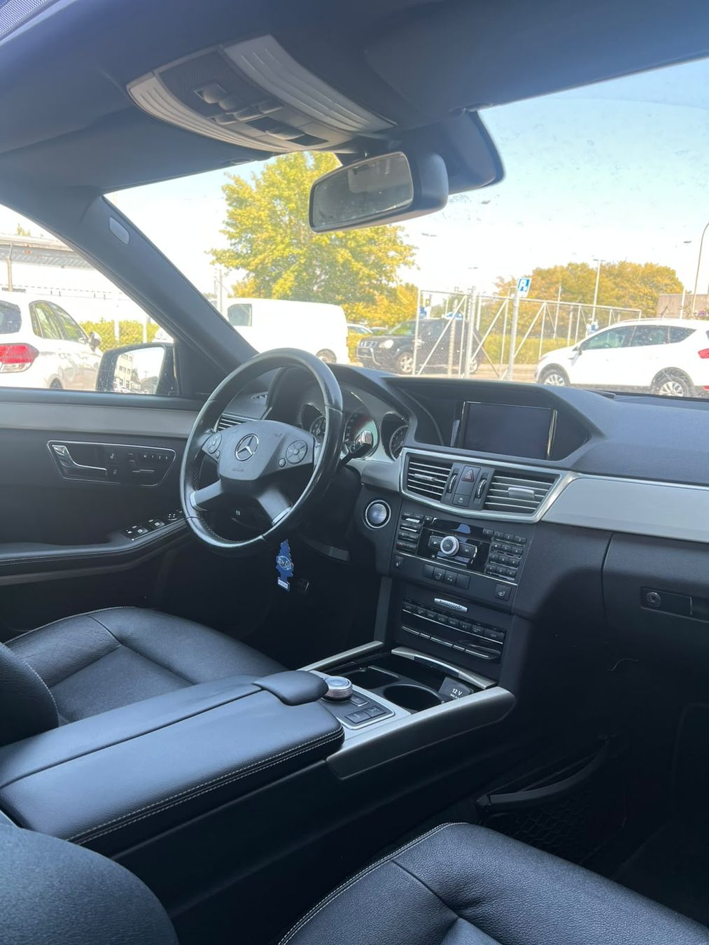 Mercedes-Benz Autos: Mercedes-Benz E350 – D'occasion à Dübendorf par 3-Rosen 7