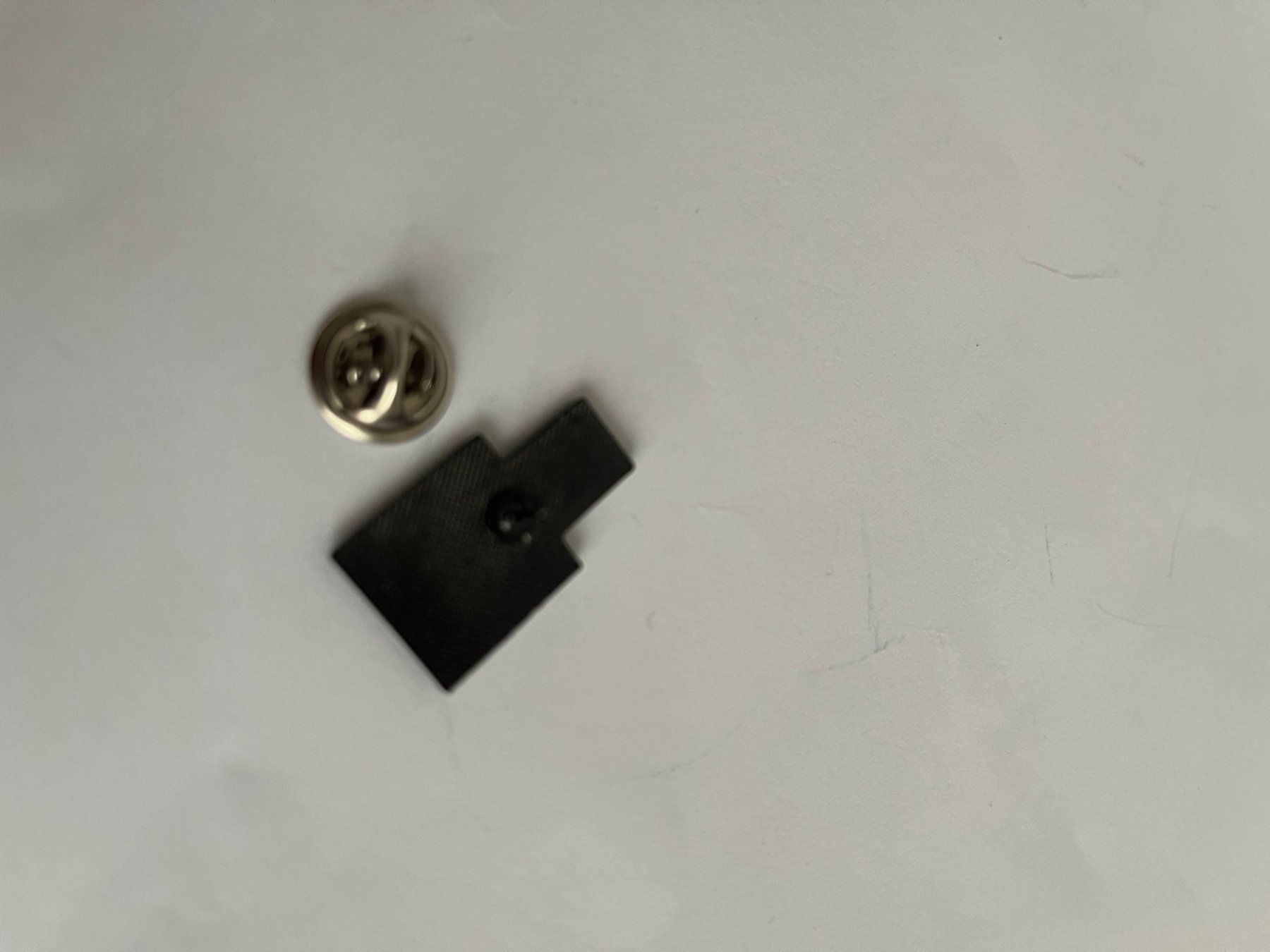 Plaketten & Abzeichen: Pin ARTIST by MAXDATA Metall – Gebraucht aus Dietikon von sch_w2tw 1