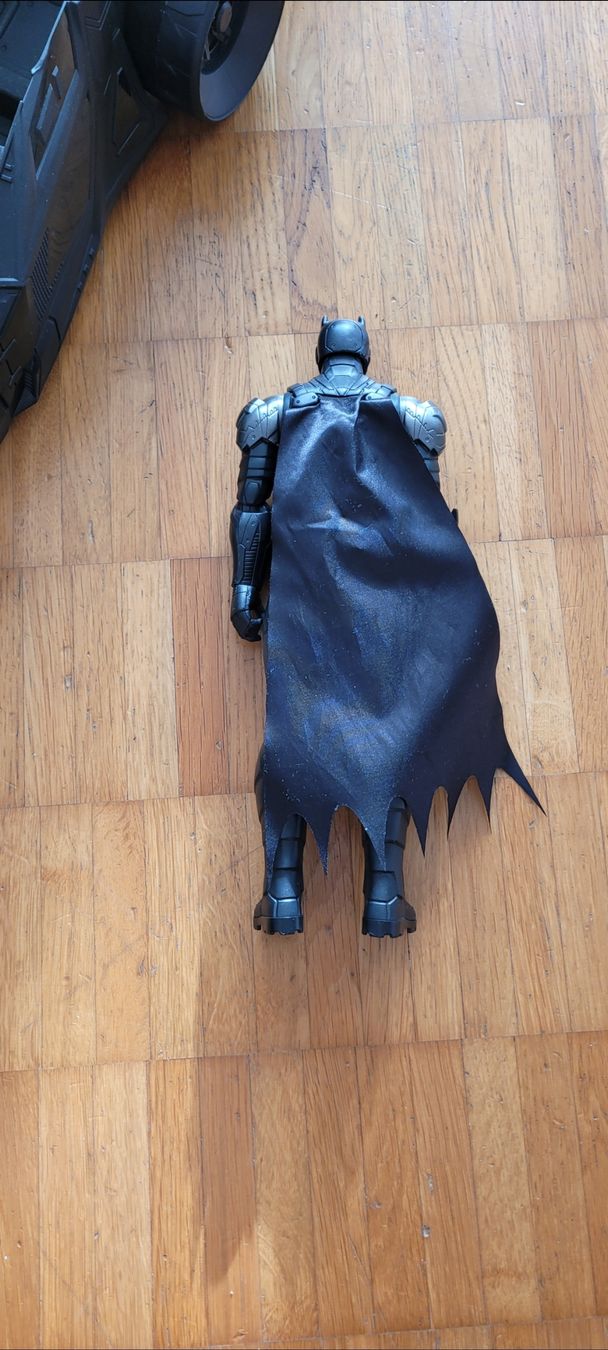 Statuette: Batman Figur mit Batmobil, neuwertig – Nuovo (secondo la descrizione) da Emmenbrücke venduto da gatasalvache 2