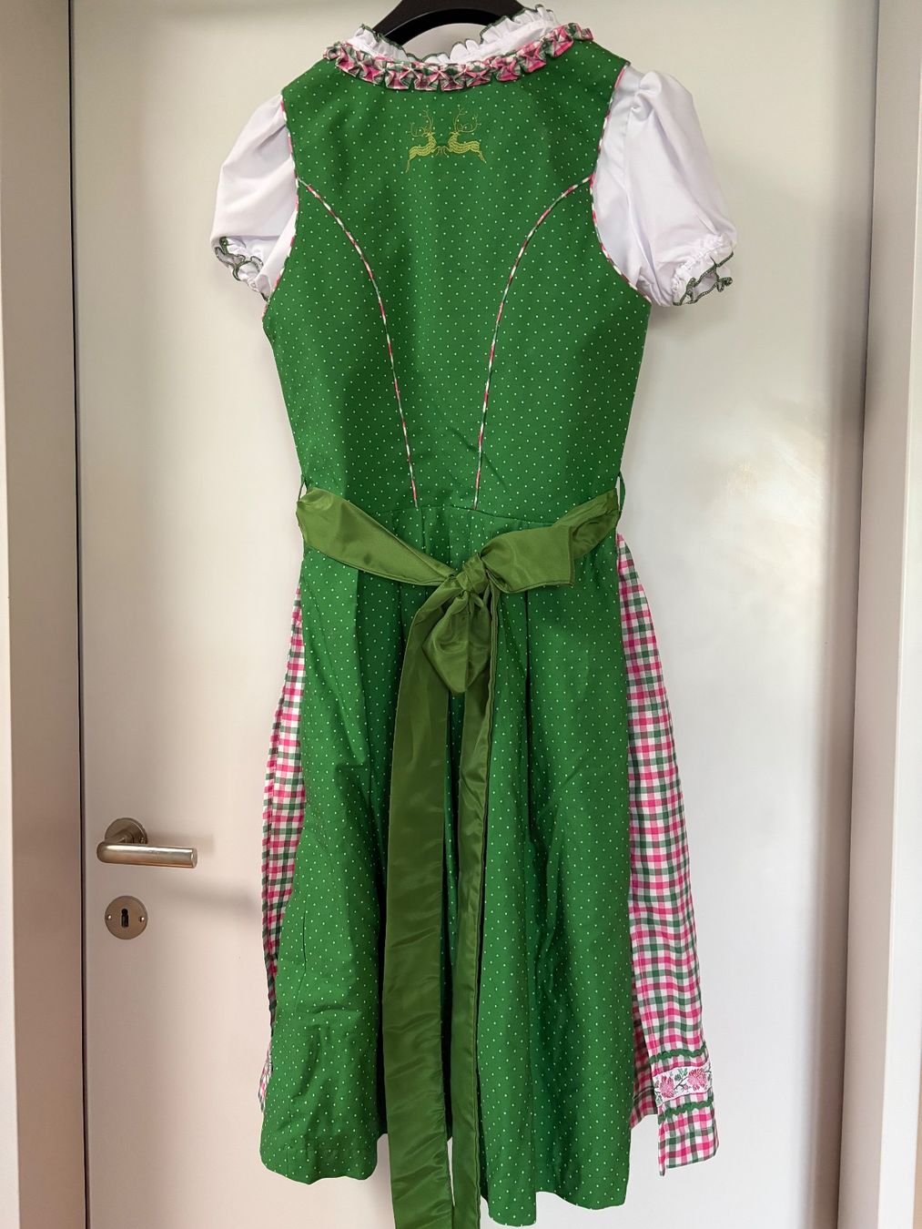 Vestiti: Dirndl mit Bluse – Usato da Frauenfeld venduto da SuterFrauenfeld 2