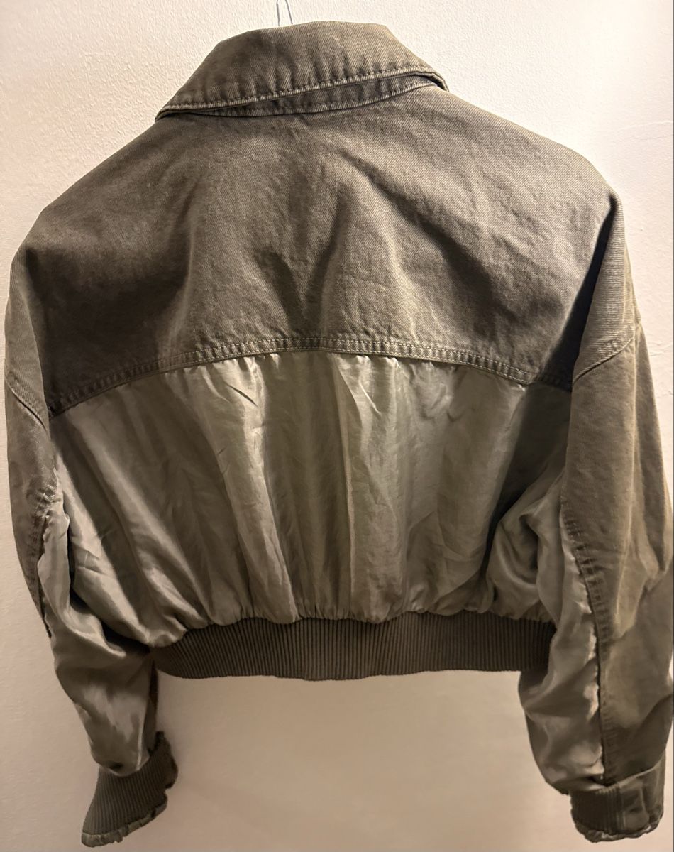 Zara Lotti di vestiti: Jeansjacke cropped  – Nuovo (secondo la descrizione) da Zürich venduto da rim_x228 1