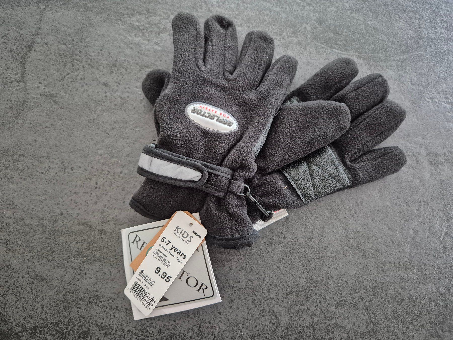 Migros Guanti: Fleece Handschuhe Grösse 5-7 Jahre – Nuovo (secondo la descrizione) da Wittenbach venduto da MOW9