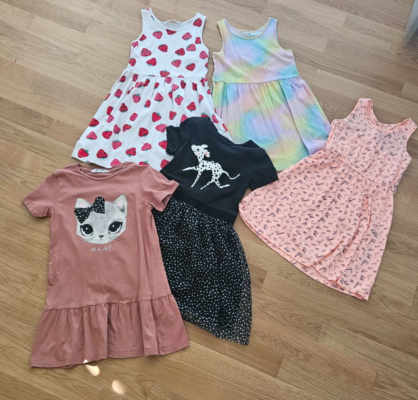 Lotti & Set di vestiti: Mädchen Kleiderpaket Gr. 122/128 – Usato da Bellach venduto da RE-NA