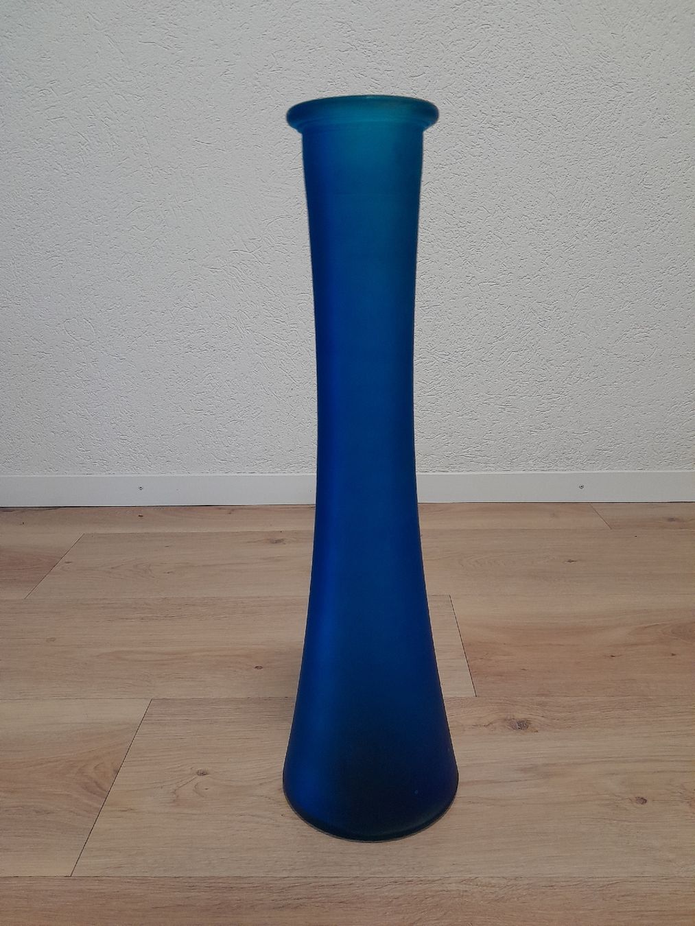 Vase & Récipients: Blaue Glasvase - Zeitloses Design – D'occasion à Lützelflüh-Goldb par Punktesammler