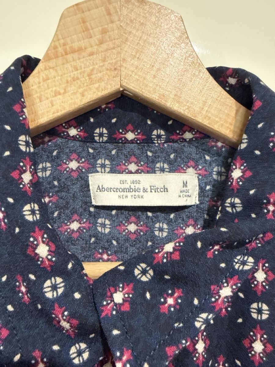 Abercrombie Vestiti: Abito Abercrombie & Fitch taglia M - pattern blu e rosso – Usato da Baden venduto da LucyPeckam32 2
