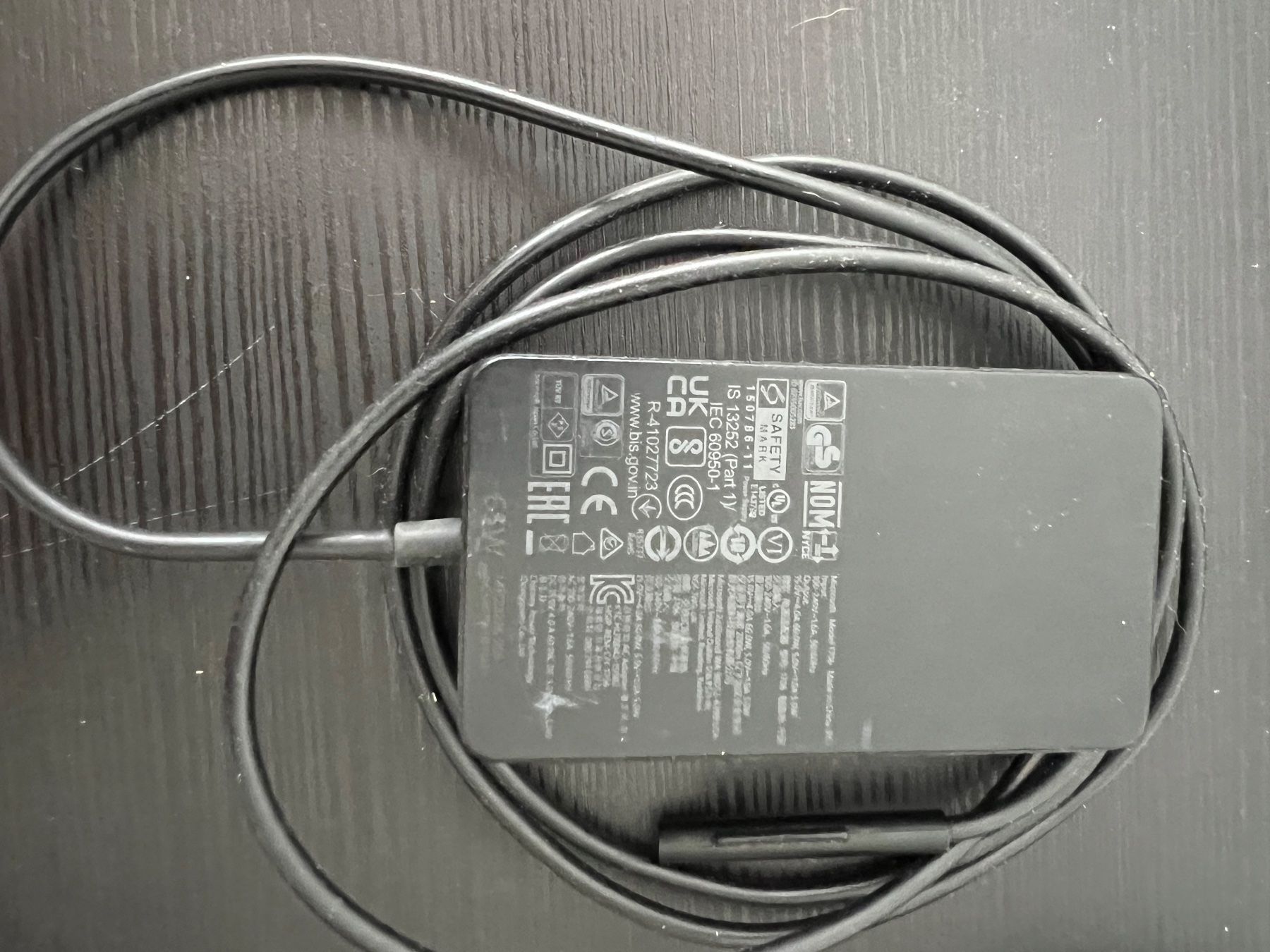 Microsoft Dockingstation: diverse Microsoft Surface Dock- und Netzteile gebraucht – Gebraucht aus La Chaux-de-Fonds von jacq_LaTsch0 3