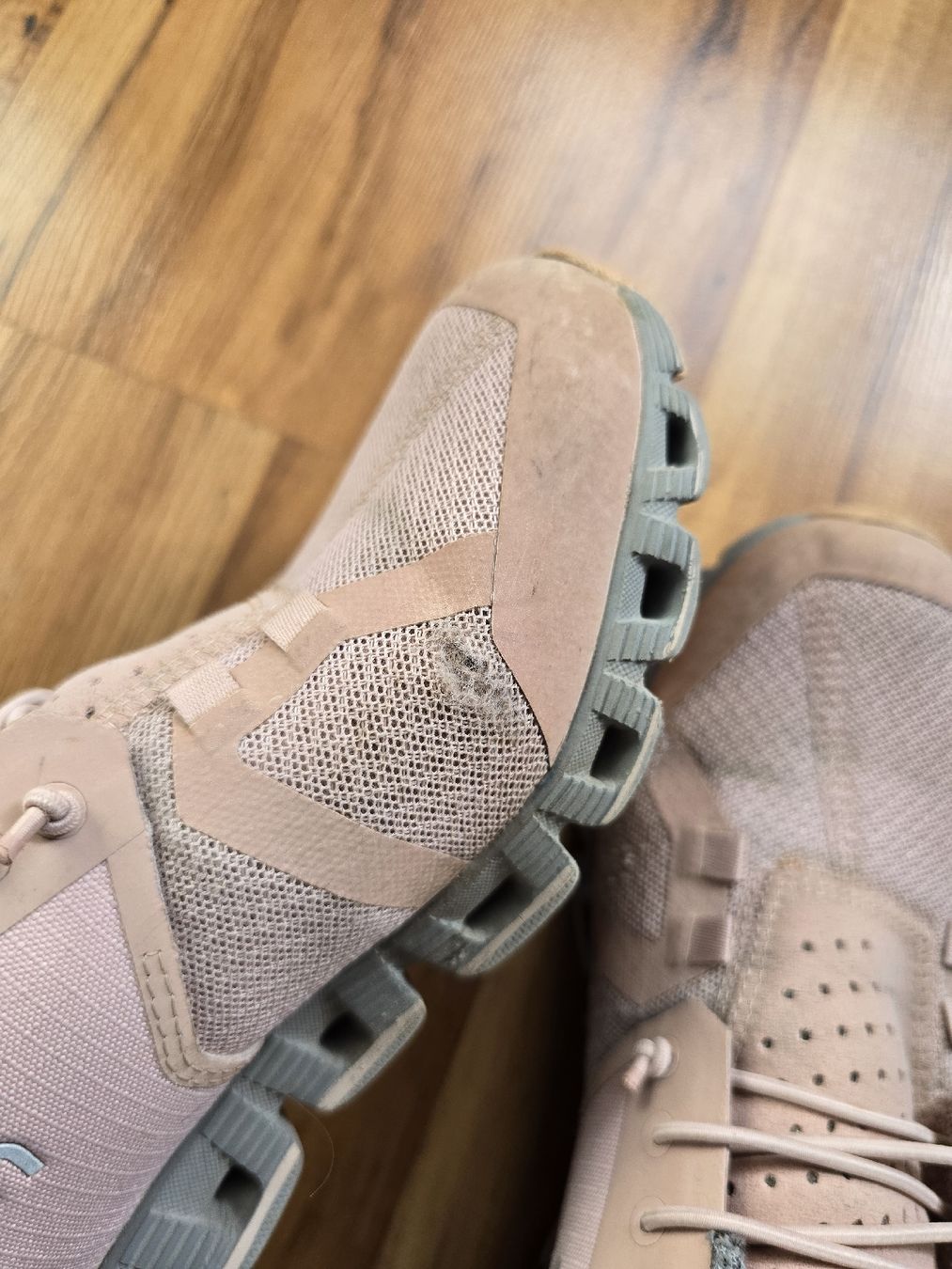 Scarpe da donna: on cloud Schuhe Gr. 38 – Usato da Leissigen venduto da No-Da 4