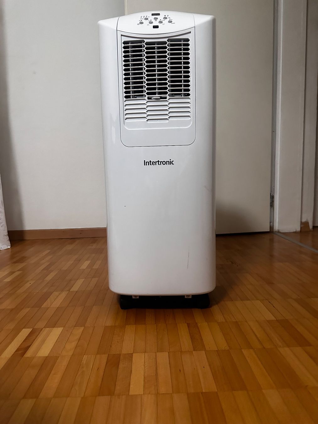 Condizionatori: INTERTRONIC Klimagerät. – Usato da Zürich venduto da fer_mhr9