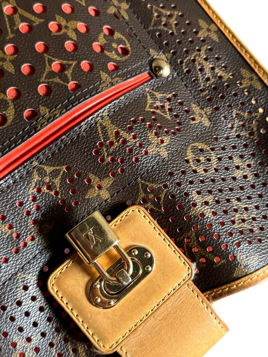 Louis Vuitton Borse da donna: LOUIS VUITTON  Monogram Perforated Musette Sac Tasche – Usato da Kriens venduto da hannaandkiko 6