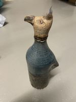 Flasche Kunstobjekt mit Vogelkopf