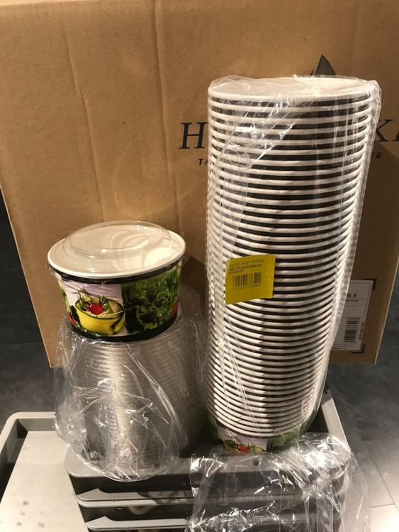 AXVRAV 25 Stück Salatschalen Aus Kraftpapier 500ml - Mit Deckel Für Take Away & Catering