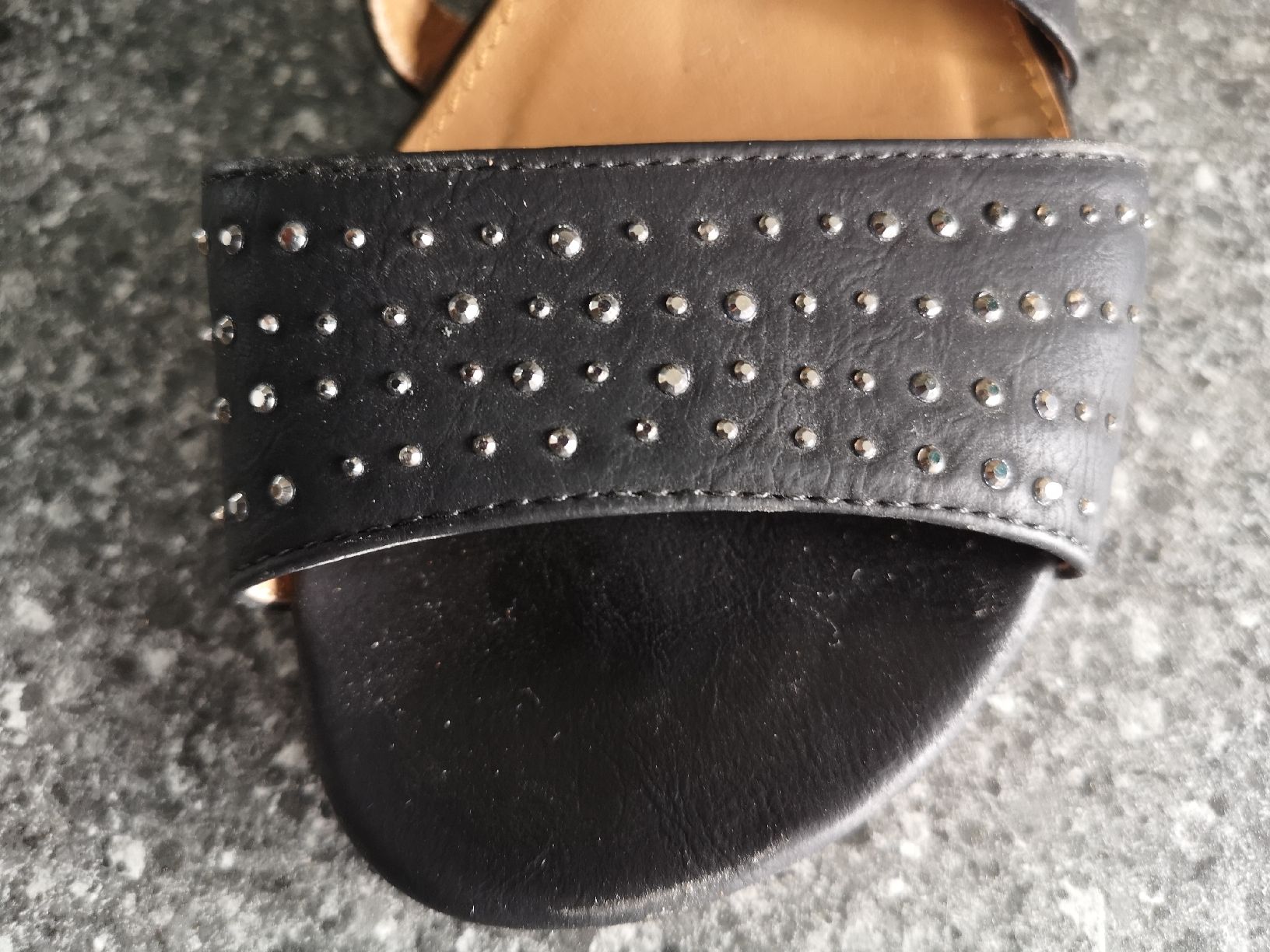 Scarpe da donna: Sandale noire – Usato da Nyon venduto da bicounette66 2