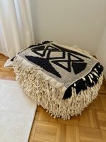 Gemütlicher Pouf / Sitzkissen mit Fransen