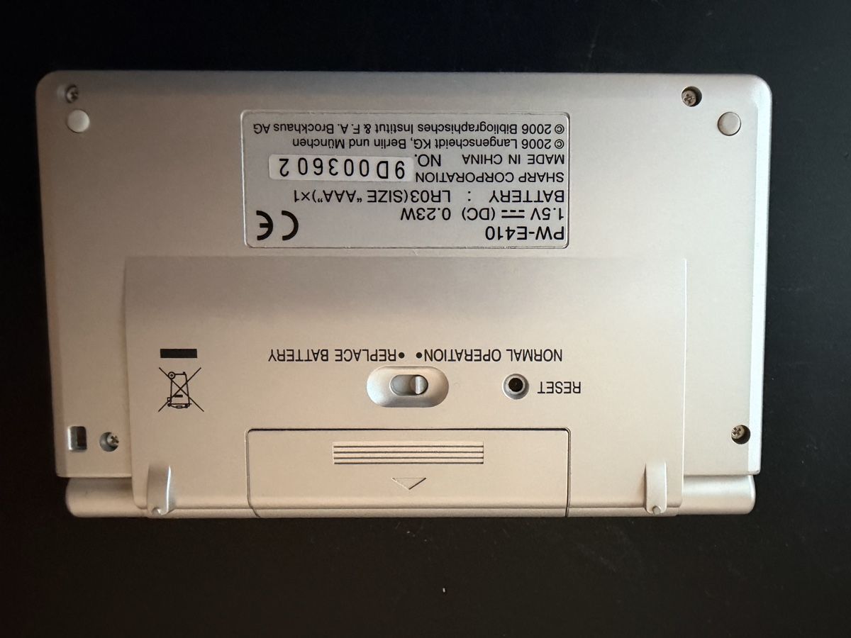 Palmari: Sharp Electronic Dictionary PW-E410 mit Bedienungsanleitung – Usato da Bubendorf venduto da Stine61 1