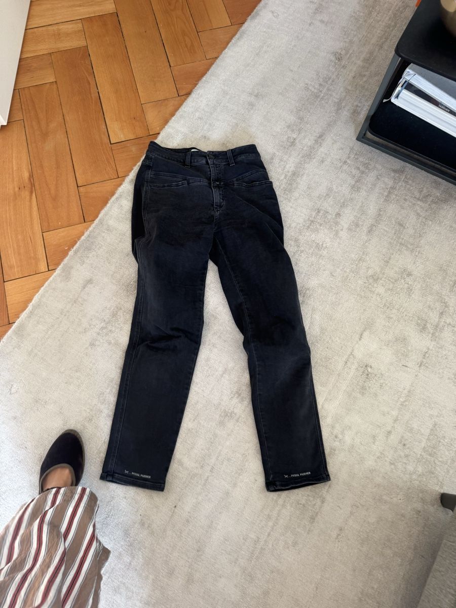 Closed Jeans: Closed pedal pusher Jeans, Gr. 40 entspricht einer 36 – Usato da Zürich venduto da sop_5gg8 4