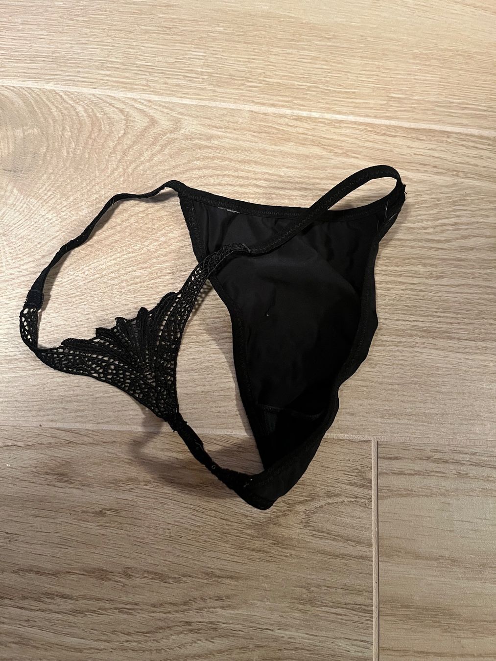 Altra biancheria intima: schwarzer Stringtanga mit Spitze hinten, Grösse S – Usato da Lugano venduto da sweetyd84 1