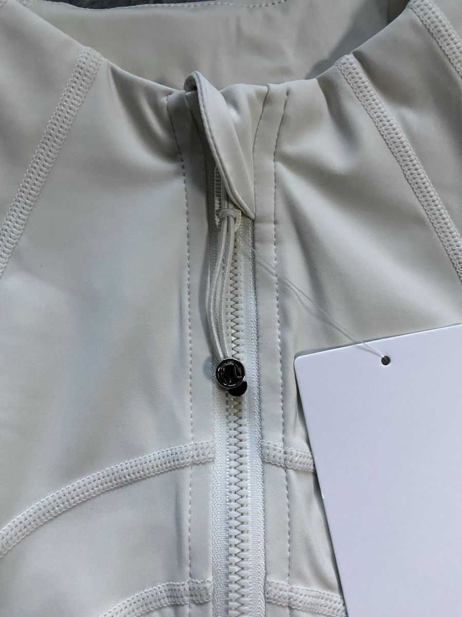Lululemon Kleiderpakete: Lululemon Gym Set – Neu (gemäss Beschreibung) aus Embrach von NovasOutlet 2