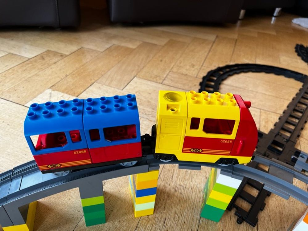  Foto zu Elektrische Lego Duplo Eisenbahn und Zoo (Gebraucht) in Pfäffikon SZ 