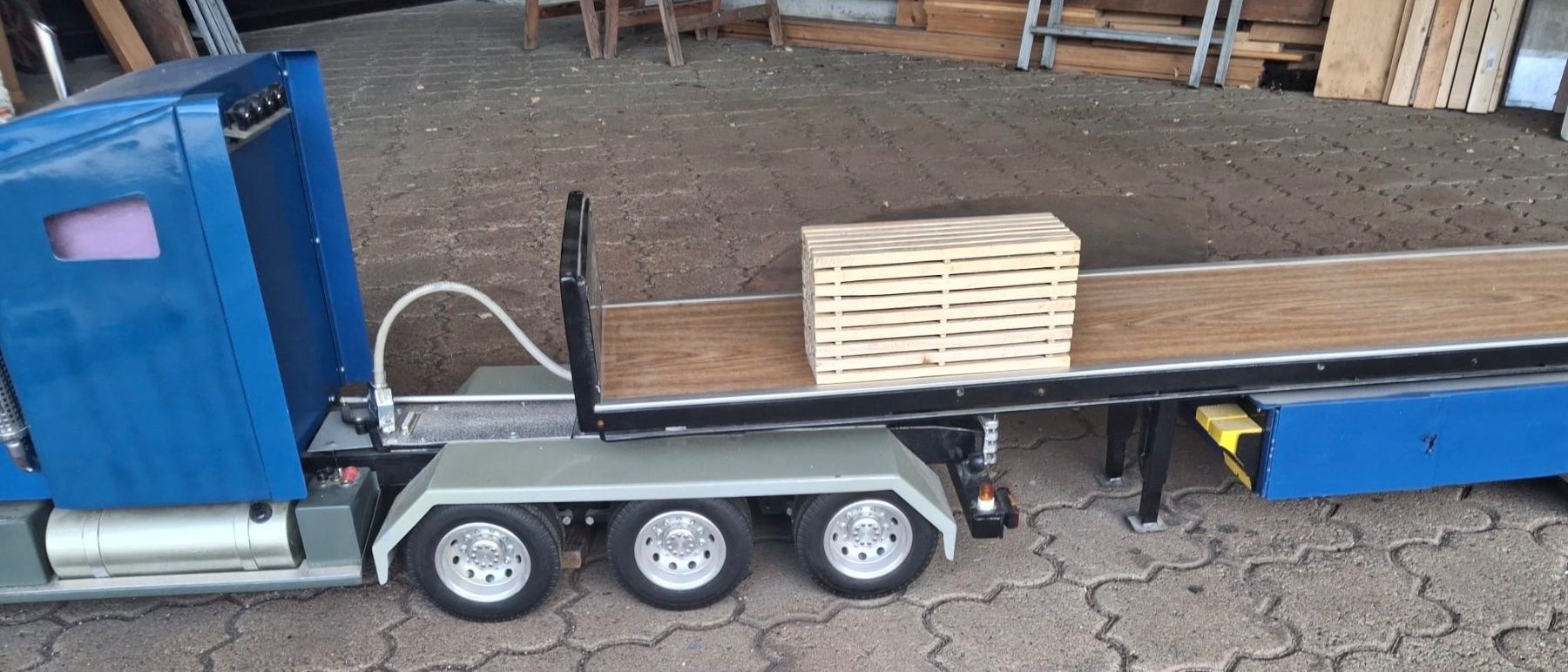 Kit di modellismo & Modellini statici: AMI TRUCK MODELL  1/8 – Usato da Tägerig venduto da Ccm1 3
