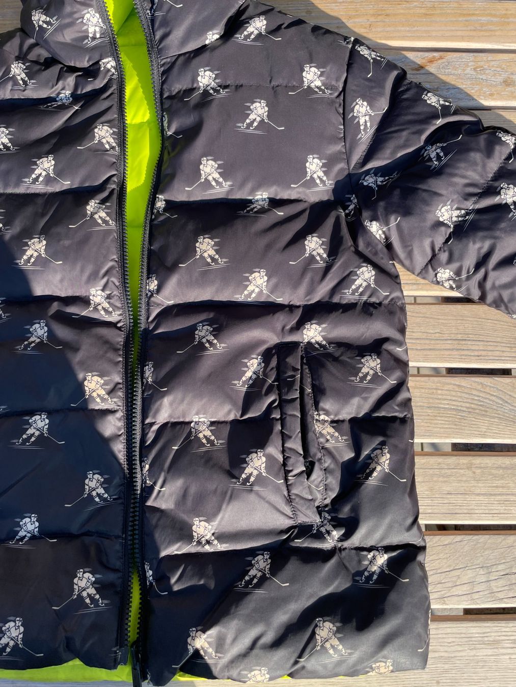 Jacken: Kinderjacke Winter mit Eishockeyspieler Print Daune Reversib – Gebraucht aus Zürich von ONA-Online 2